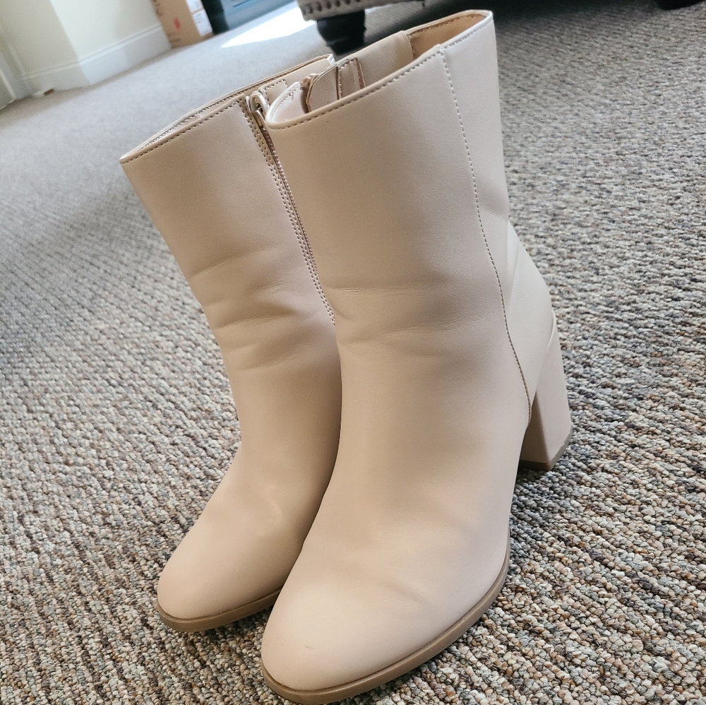 Shoes - Picture 5 of 6